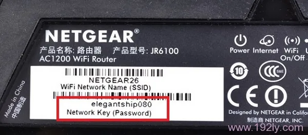 铭牌中:Network Key(Password) 上方的就是默认的无线WiFi密码